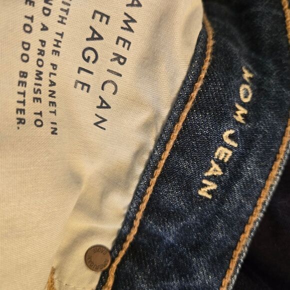 American Eagle Stretch Mom  Blue Denim Jeans - Picture 6 of 7
